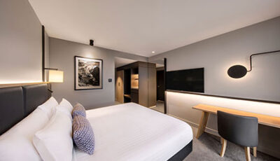 vibe-hotel-hobart-standard-king-room-03-2020